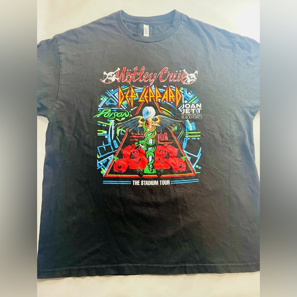 2022 stadium tour rock tee